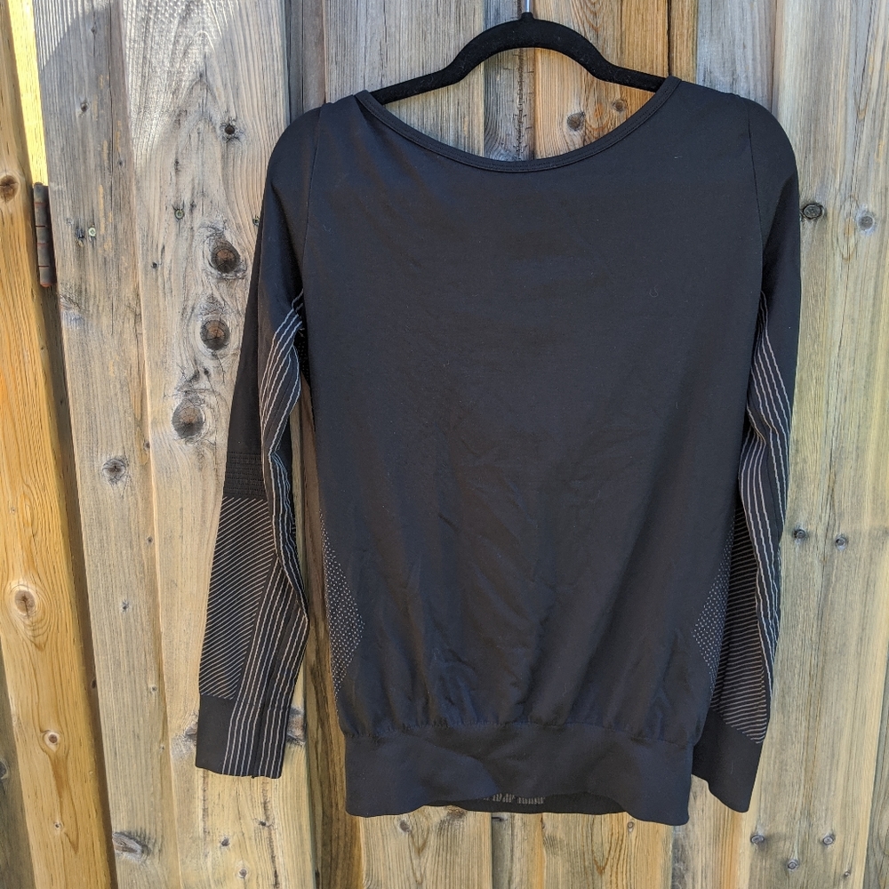 Nike dri fit top